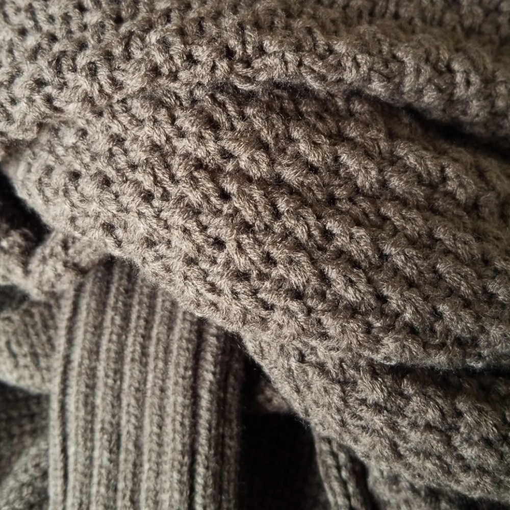 Cardigan - Picture 2 of 6